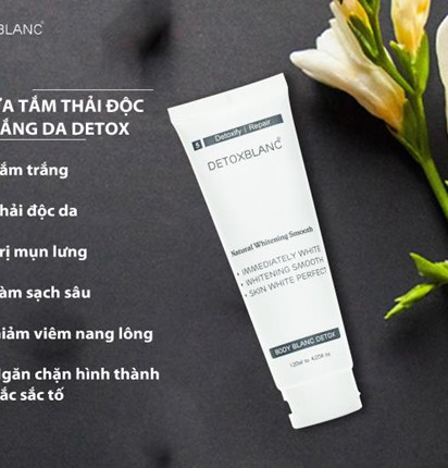 Sữa tắm thải độc trắng da than hoạt tính BLANC BATH DETOX